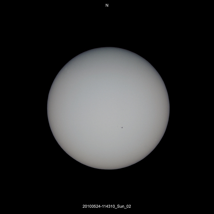 20100524-114310_Sun_02.JPG -   Newton d 303,15 / af 1623 & Coma Corrector CANON-EOS5D (AFC-Filter) 50 ASA Baader Tape-3.8 Filter 1 light-frame 1/6400s Canon-RAW-Image, Adobe-PS-CS  